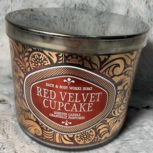 Red Velvet Cupcake 3-Wick Candle from Bath & Body Works (2018) BBW